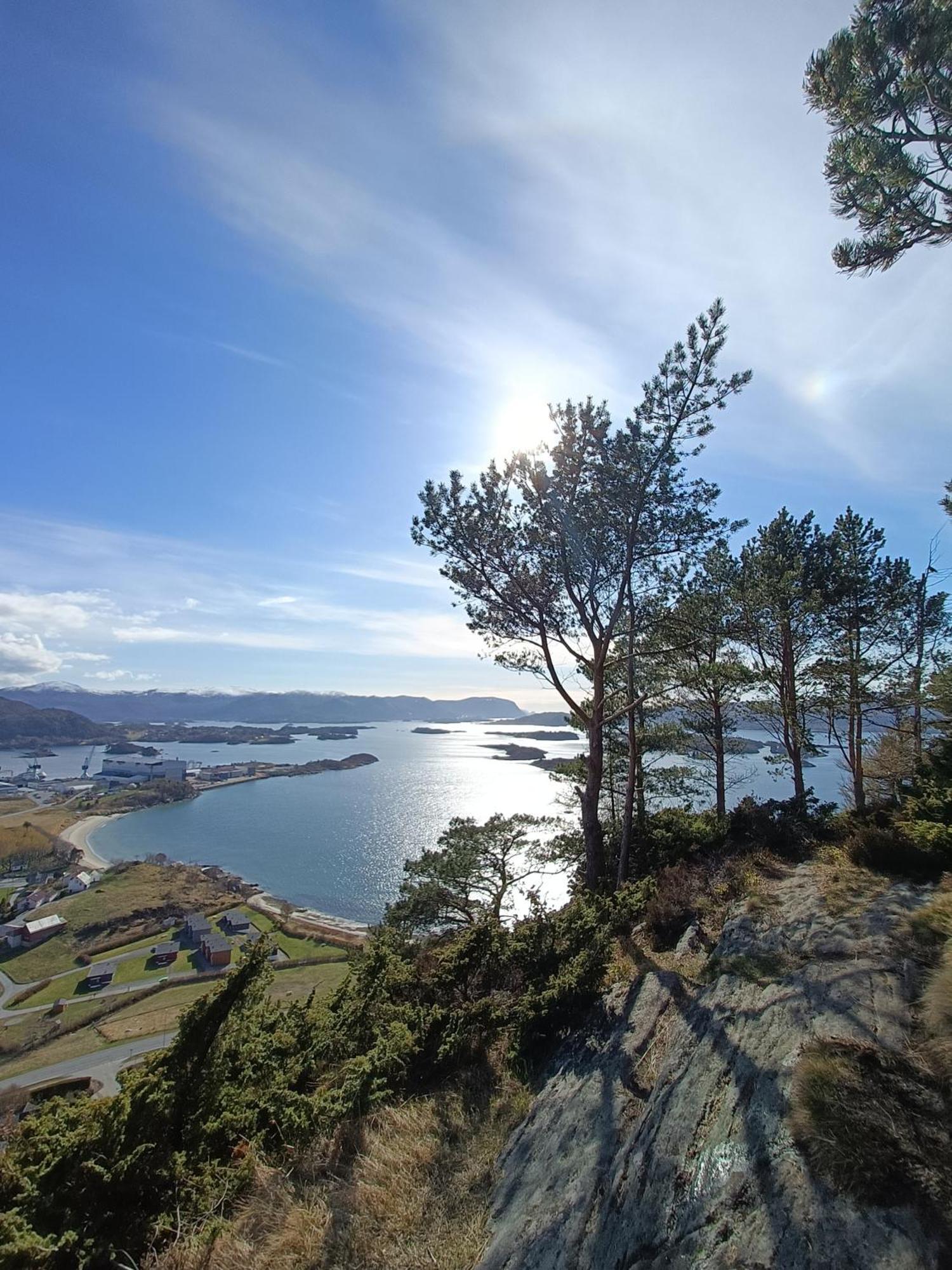 Charming House In Ulsteinvik With Free Parking Villa Exteriör bild